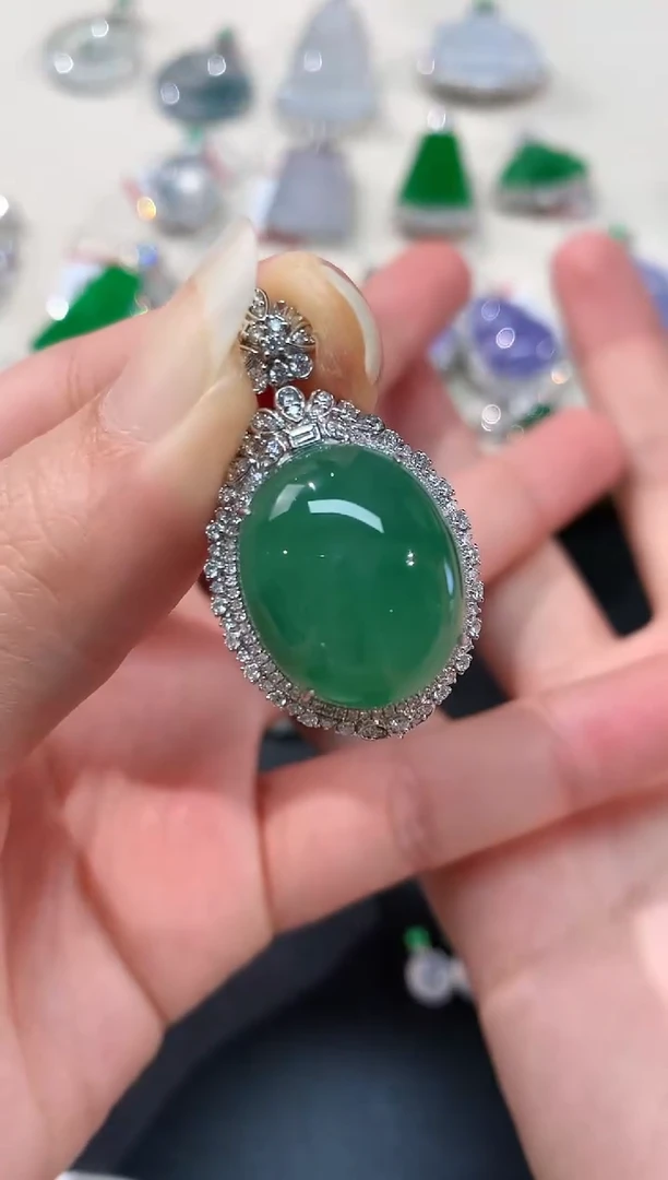 【闪购商品】翡翠吊坠(不含链)18K金镶嵌蛋面A20|25000