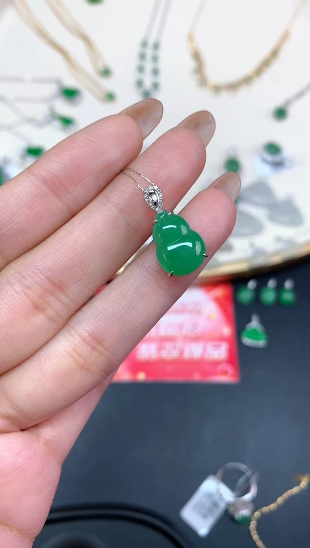 【闪购商品】翡翠吊坠(不含链)18K金镶嵌吊坠A135|4980