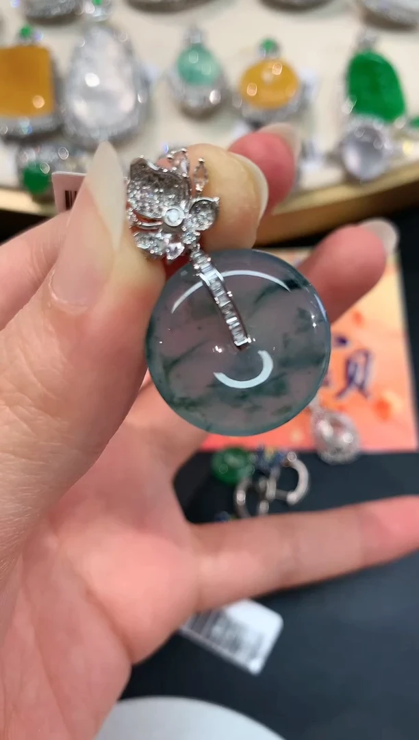 【闪购商品】翡翠吊坠(不含链)18K金镶嵌平安扣A80|11800