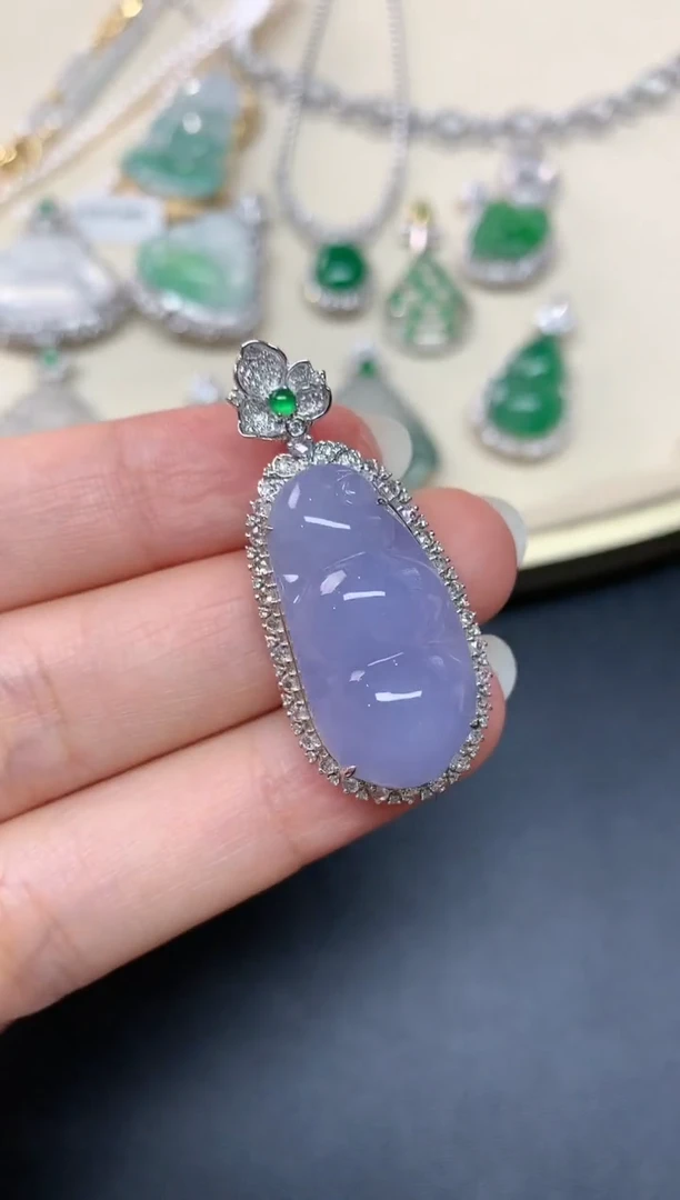 【闪购商品】翡翠颈饰18K金镶嵌豆子A70|19800