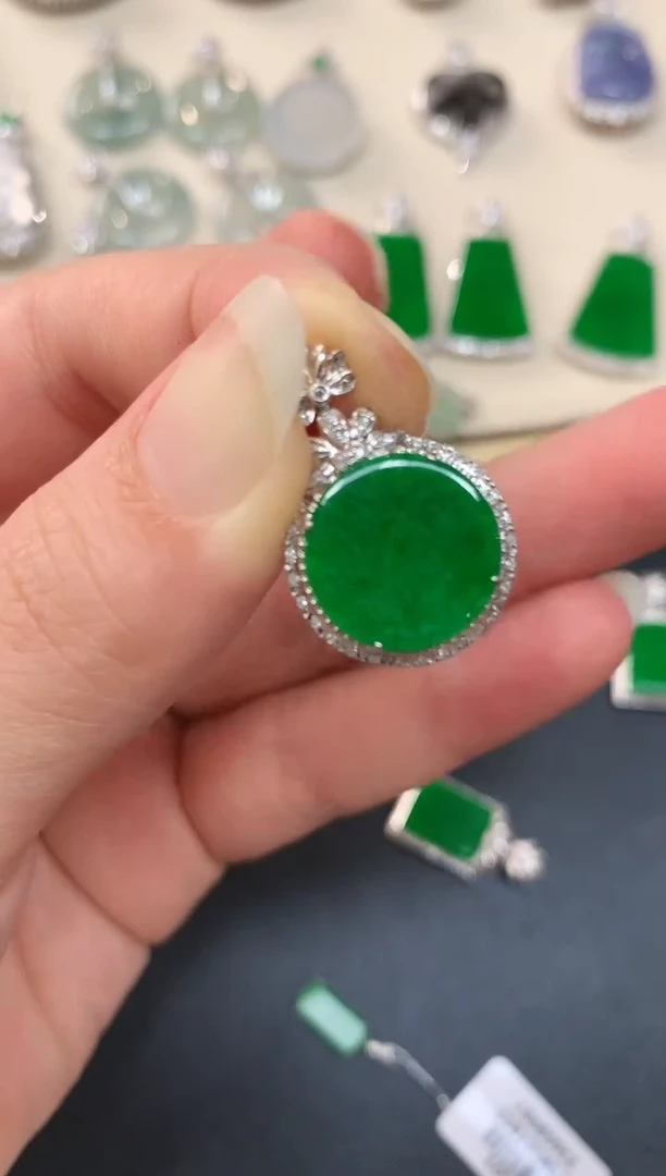 【闪购商品】翡翠吊坠(不含链)18K金镶嵌无事牌A192|5800