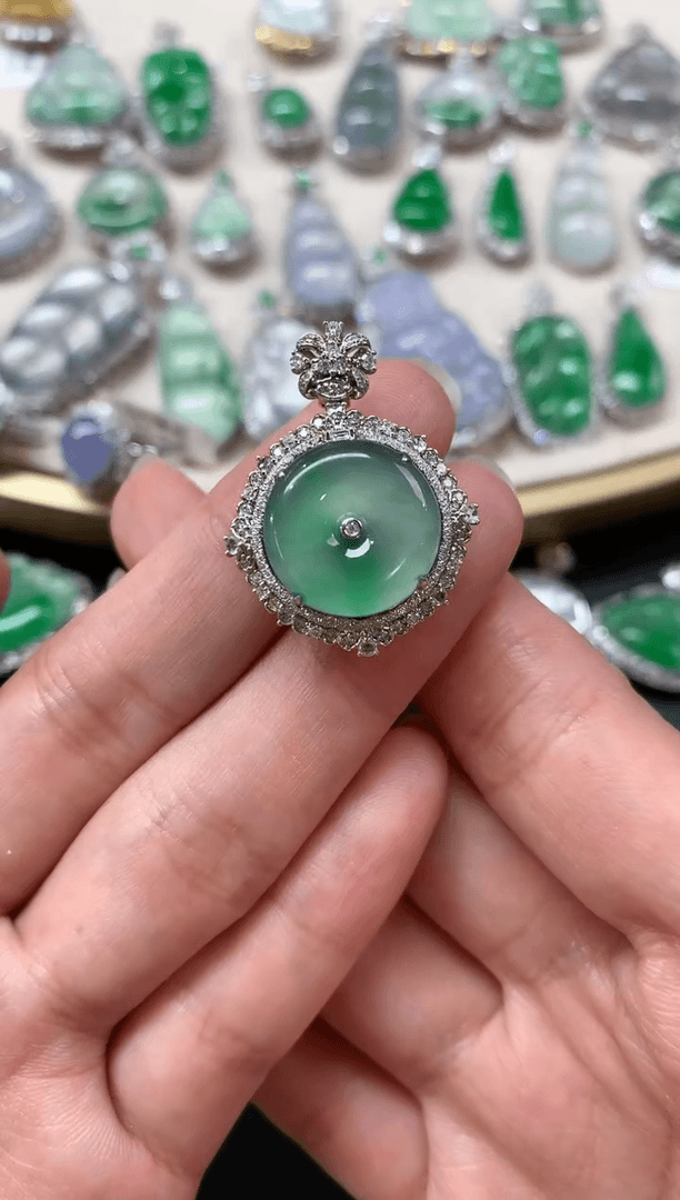 【闪购商品】翡翠吊坠(不含链)18K金镶嵌S280|16800