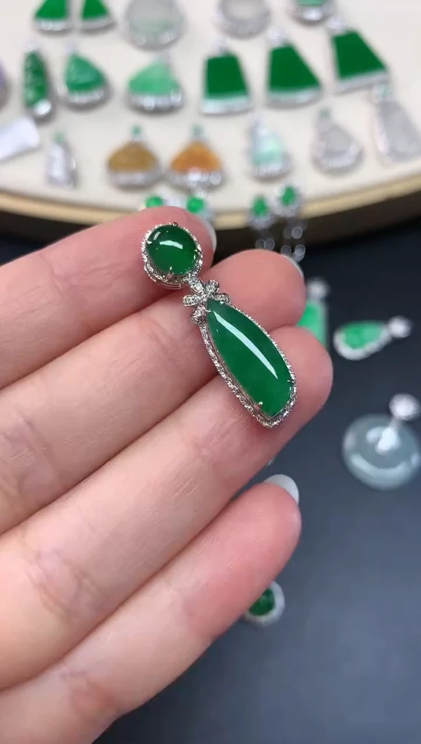 【闪购商品】翡翠吊坠(不含链)18K金镶嵌A54|6800