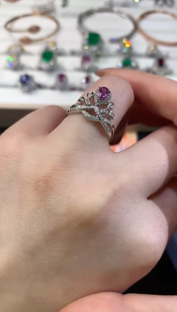 【闪购商品】彩色蓝宝石戒指18K金镶嵌E67|3800