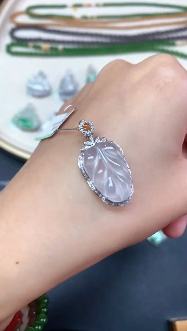【闪购商品】翡翠吊坠(不含链)18K金镶嵌吊坠A289|39680