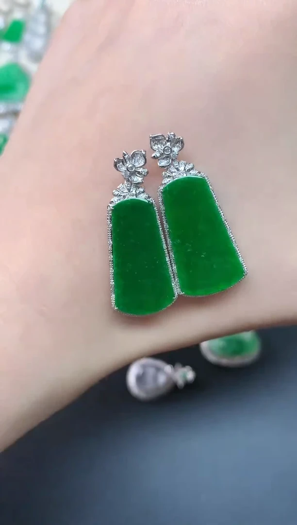 【闪购商品】翡翠吊坠(不含链)18K金镶嵌A01|5980多样性发一件