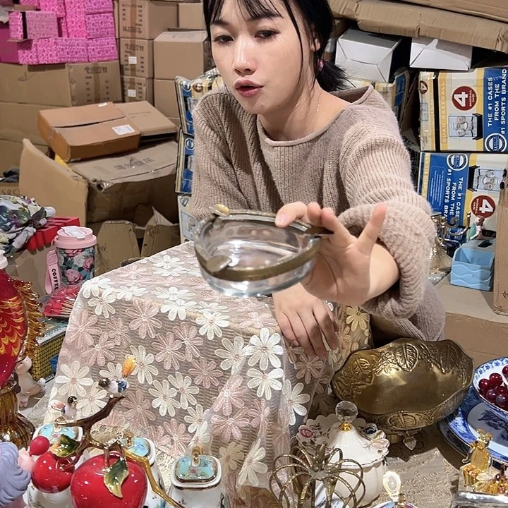 【闪购商品】黄铜烟灰缸 花