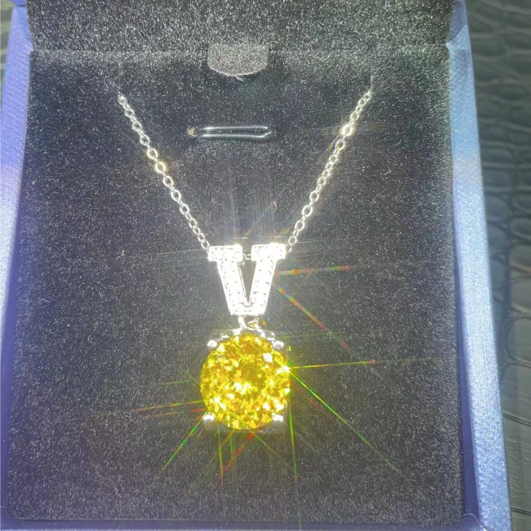 【一颗永流传】吊坠 聆听-轻奢大v牛头黄宝吊坠5克拉x1054