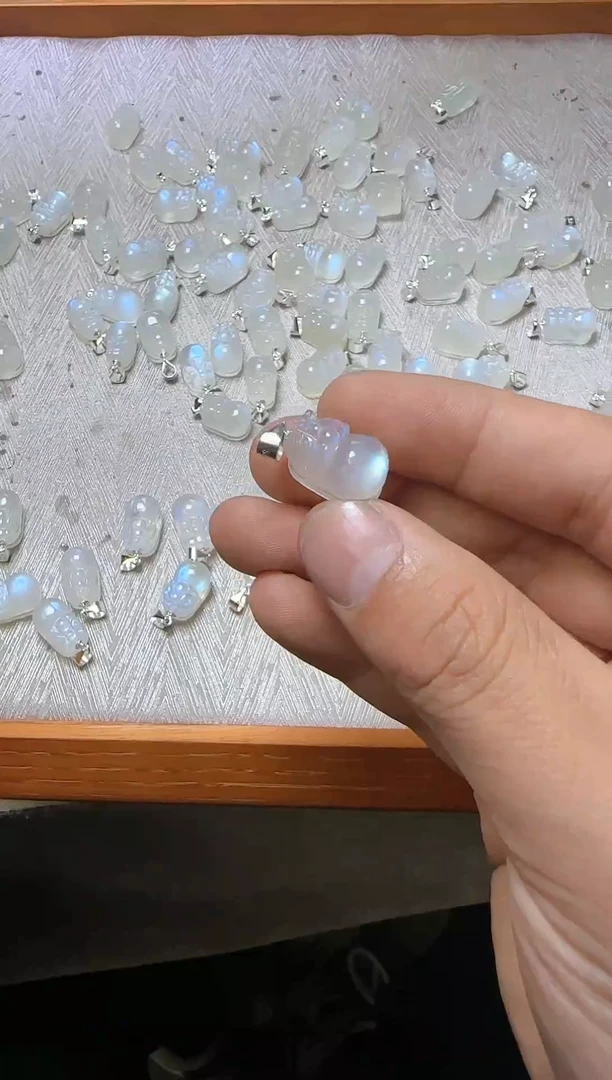 【闪购商品】月光石/银S925镶嵌蓝月光貔貅吊坠