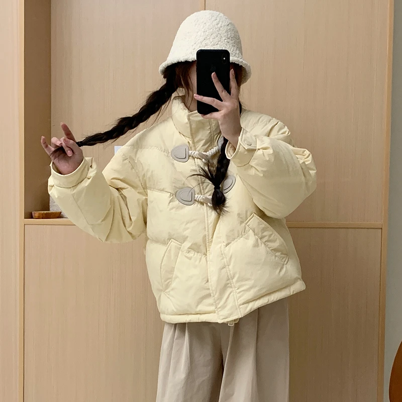 奶黄色牛角扣短款羽绒服女冬2024年新款韩系奶呼呼小个子甜美