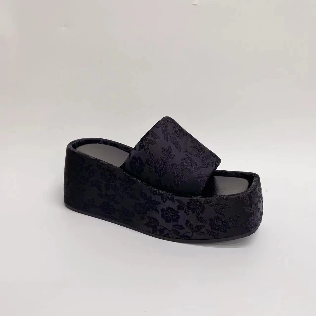 黑色提花方头厚底休闲拖鞋2024时尚经典印花女款外穿一字拖女凉鞋