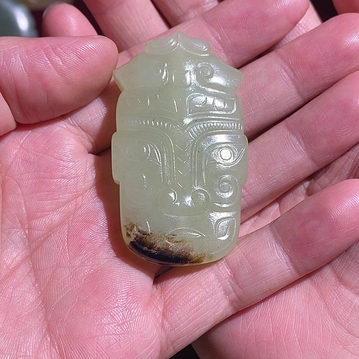 和田玉（糖玉）在未镶嵌阿*提