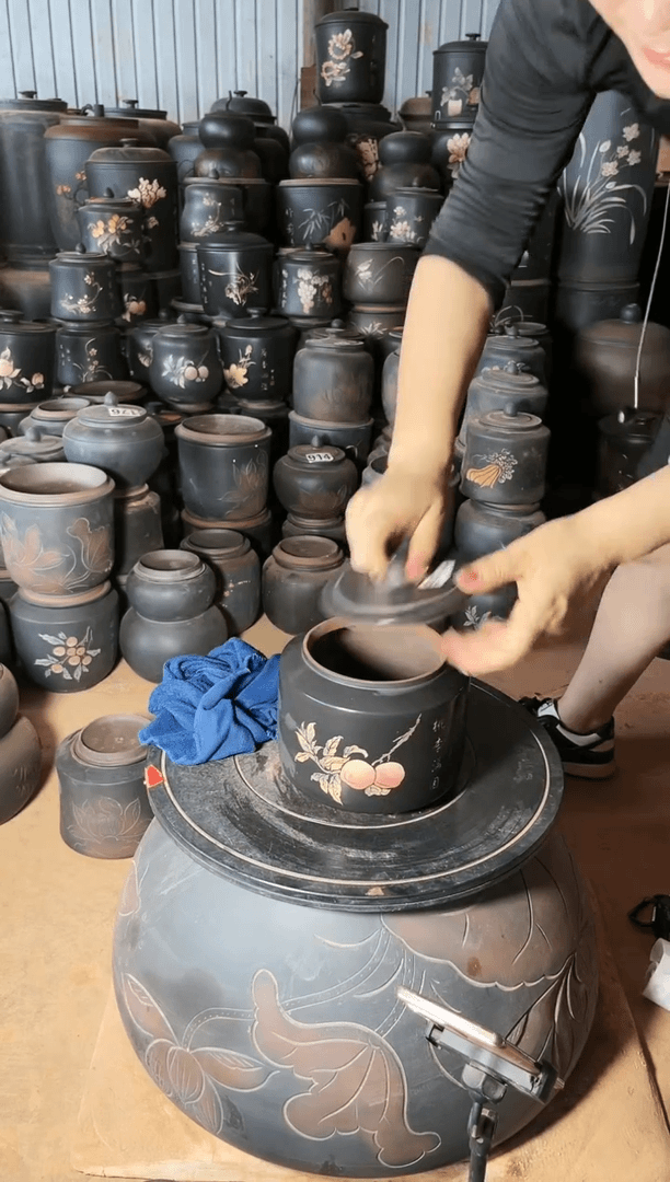 【闪购商品】壶瑕疵茶叶罐 德中彩填 206