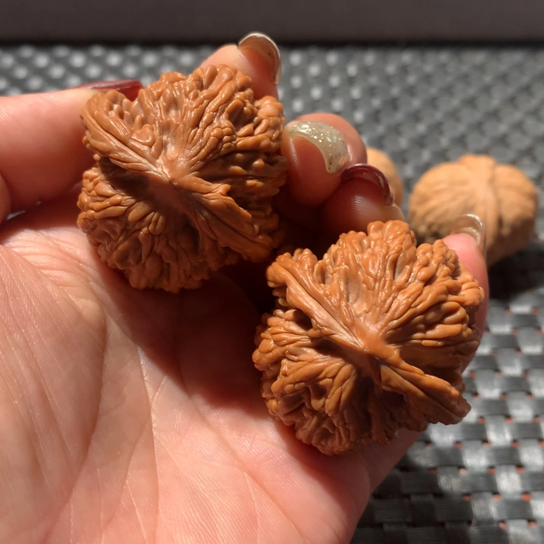 文玩核桃把件狮虎