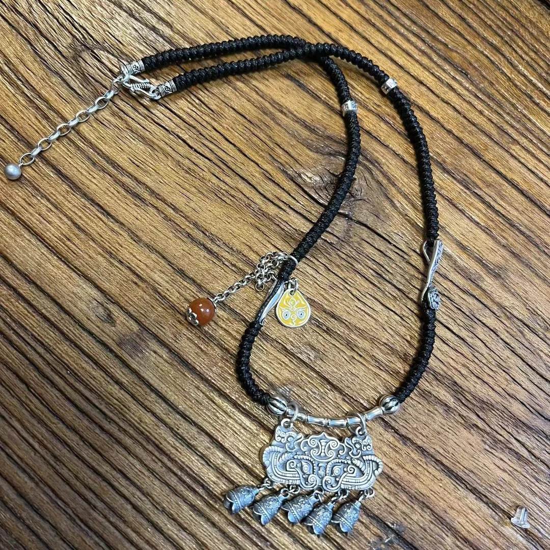 吊坠足银布艺 茶语心饰分享饕餮纹锁牌项链