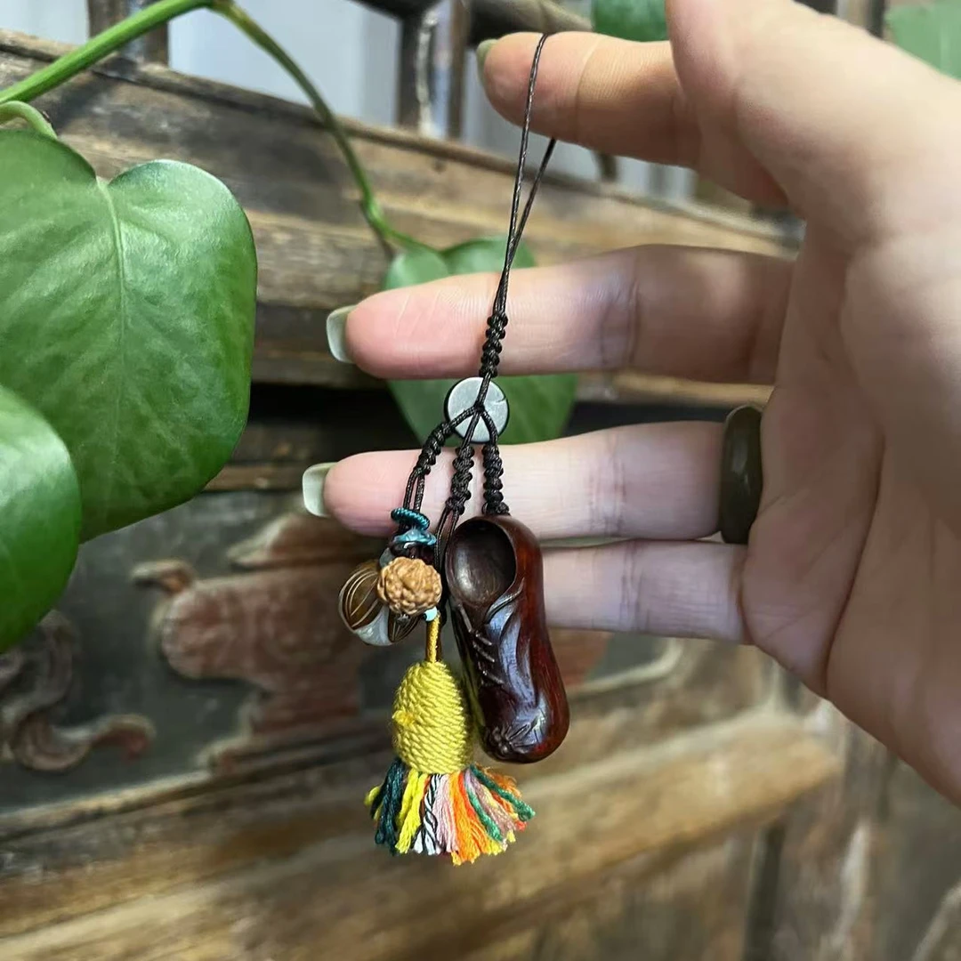 茶语-木质小鞋子挂件