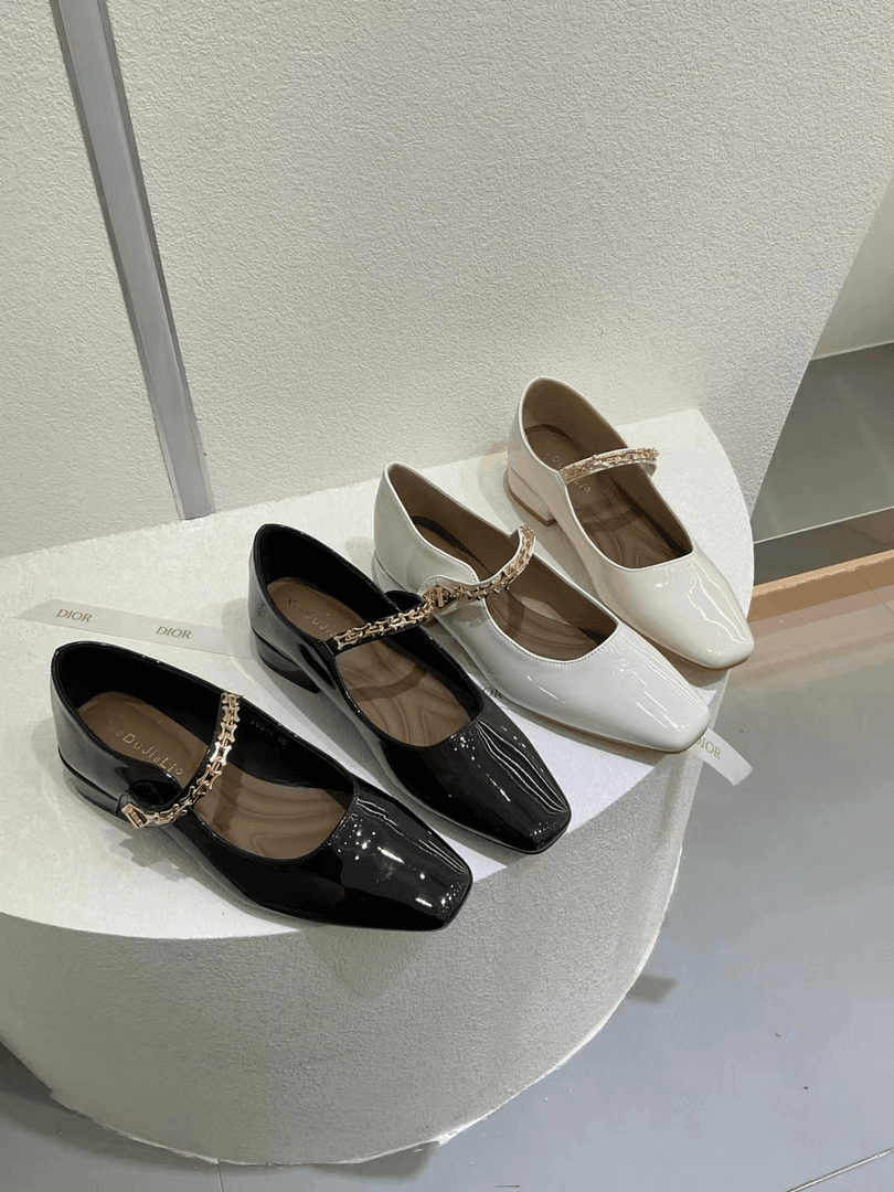 303-1 法式粗跟玛丽珍鞋女2024年新款配裙子气质方头软底浅口单鞋