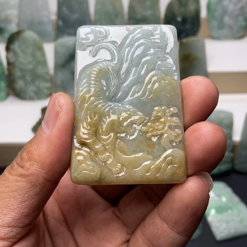 【闪购商品】翡翠颈饰未镶嵌↖**↗