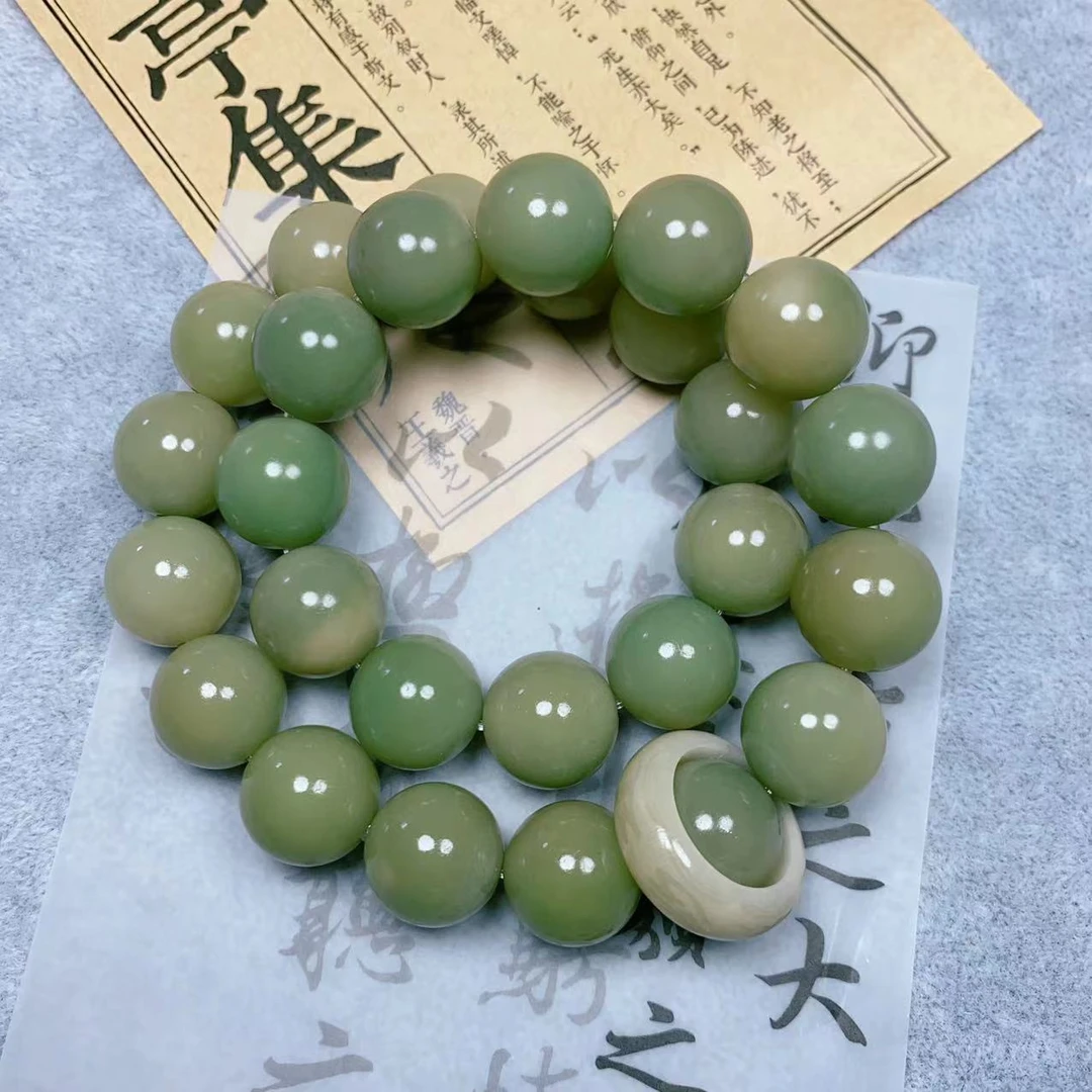 阴皮果15mm菩提根手持跑环雕刻六字真言（盘玩袋，手套）