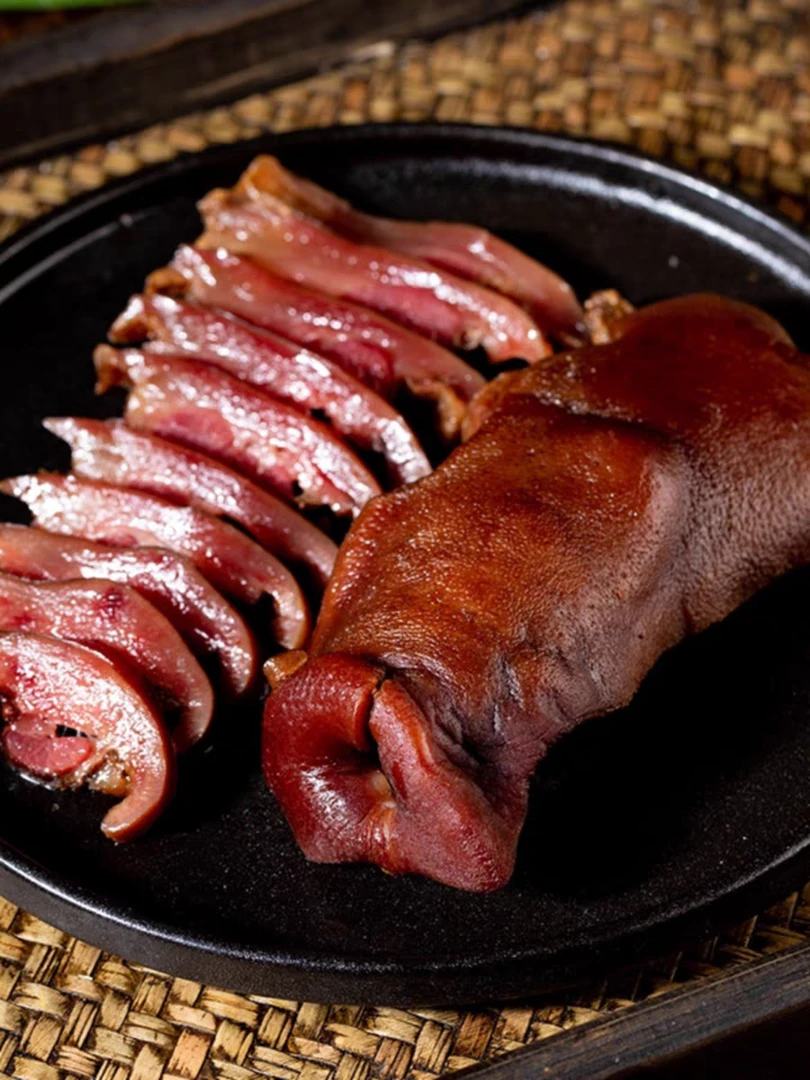 湘西正宗柴火腊猪拱嘴