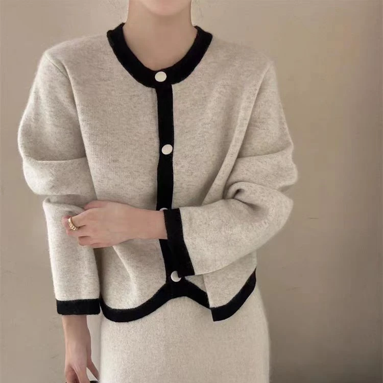 2024深秋新款浣熊蜜熊厚款小香时尚百搭轻奢长袖针织开衫外套