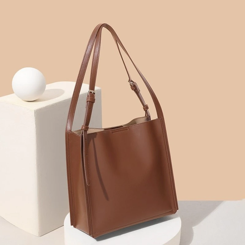 稻草人韩系简约托特包高级肩包小众单肩水桶包时尚ins中包百搭*