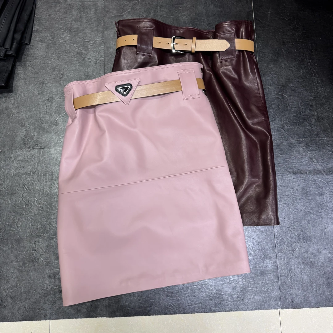 「Darley推荐」“C位千金” 简约半身裙设计高级感慵懒风中款真皮皮裙