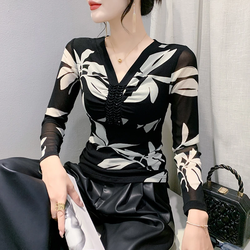 欧洲站2023秋新款时尚V领手工订珠印花网纱长袖T恤上衣女打底衫潮