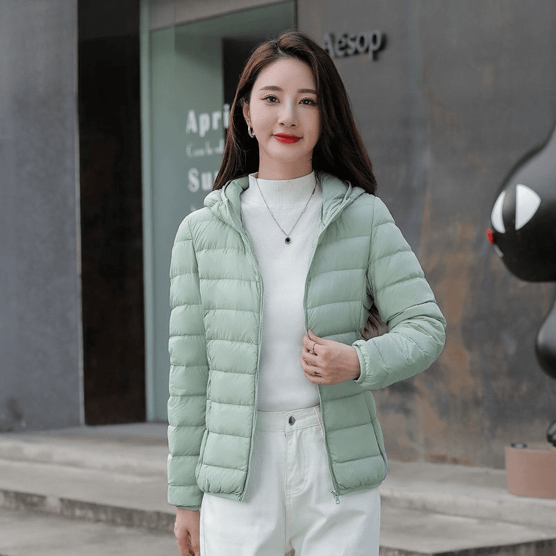 羽绒服女轻薄短款连帽2023新款修身90白鸭绒反季轻便保暖外套