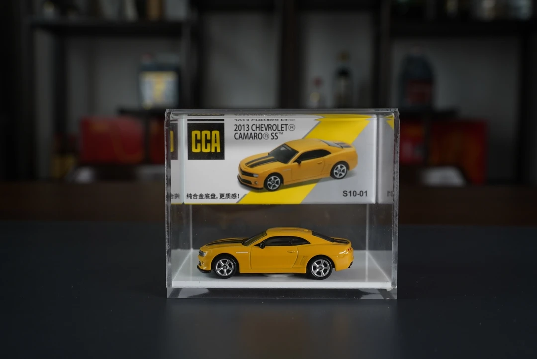 CCA1:64合金车模 大黄蜂(送亚克力展示盒)