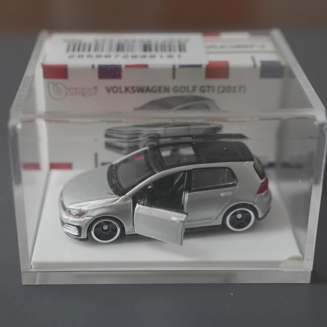 比美高1:64合金车模 高尔夫gt(送亚克力展示盒)