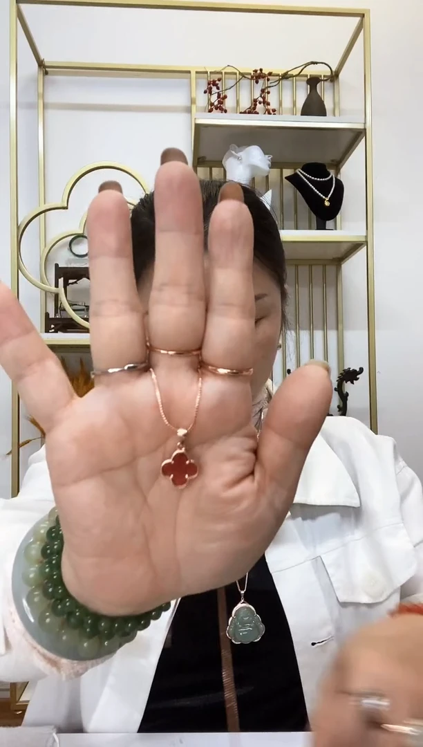 【闪购商品】玛瑙/玉髓颈饰未镶嵌红四叶