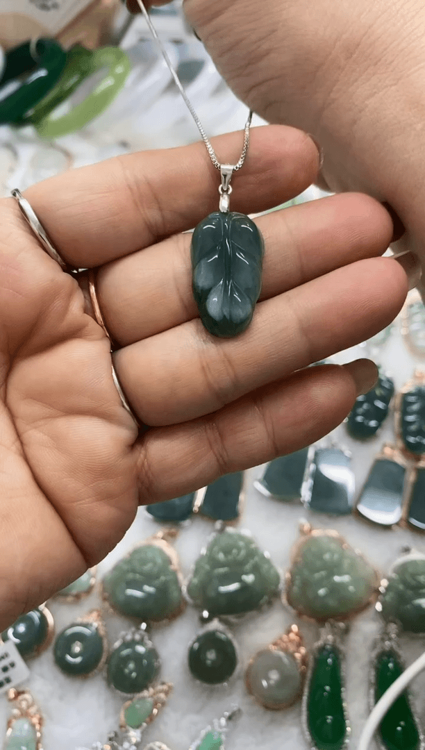 【闪购商品】翡翠颈饰未镶嵌奶盖小叶子