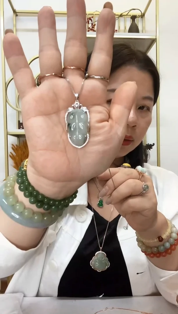 【闪购商品】翡翠吊坠(赠链)银S925镶嵌叶子