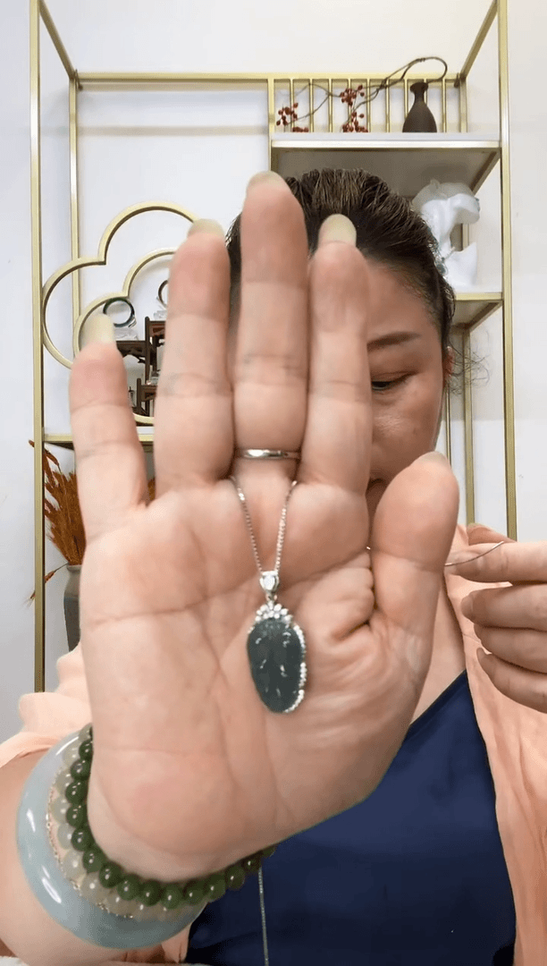 【闪购商品】翡翠颈饰银S925镶嵌小叶子赠合金链