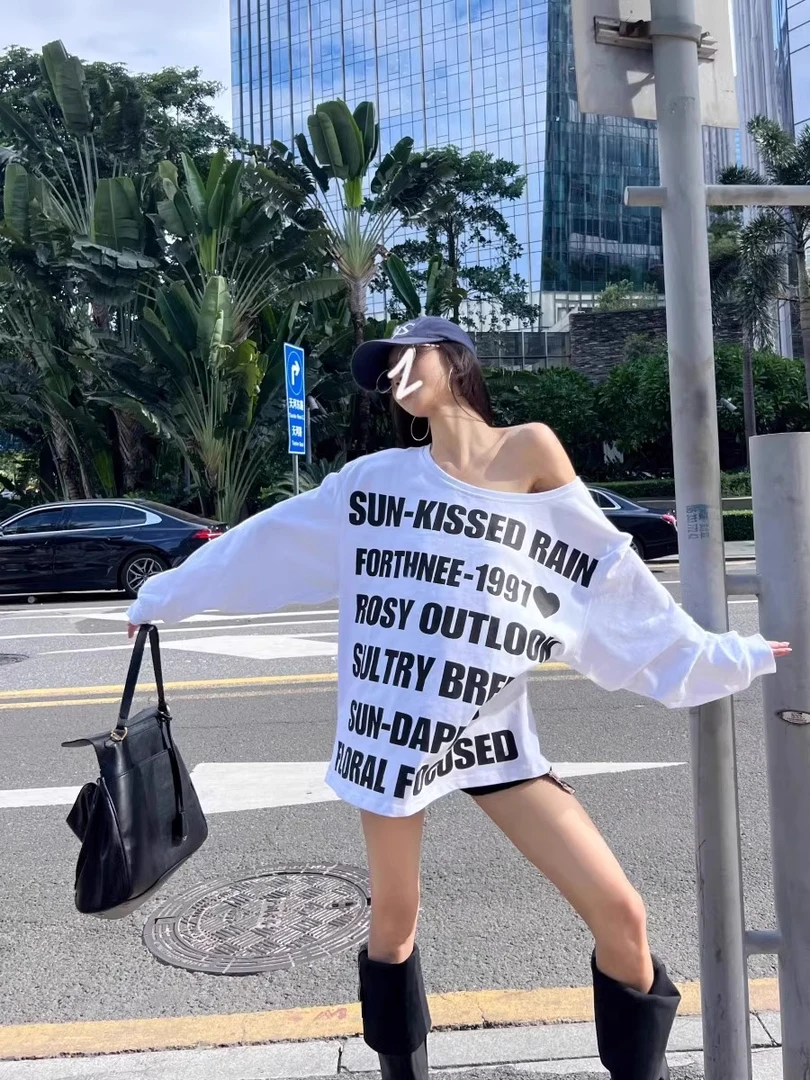 美式印花字母斜肩长袖卫衣女早秋慵懒风宽松休闲套头露肩上衣秋冬