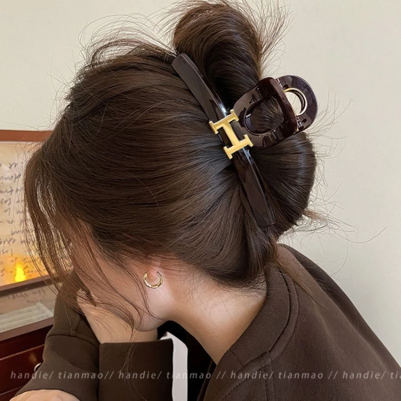 高端大号头发抓夹女2024新款高级感发夹后脑勺发量多鲨鱼夹子发饰