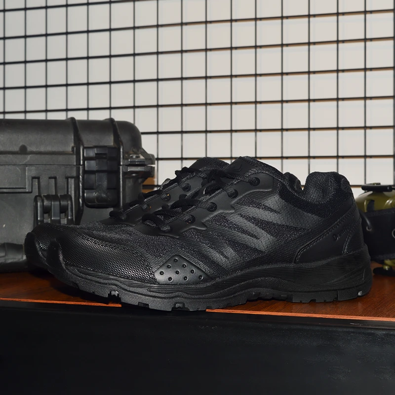 君洛克蜘蛛作训鞋男黑色耐磨防滑超轻跑鞋夏季透气网眼体能训练鞋