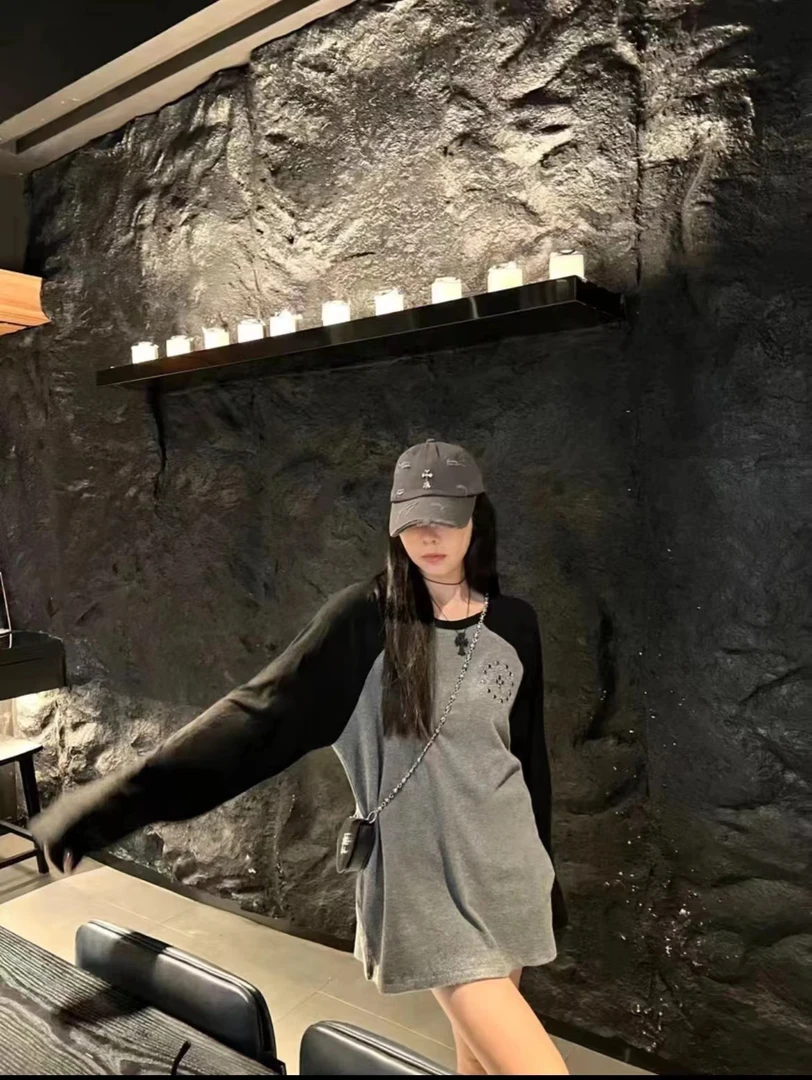 【杨娇娇COCO】秋冬新款梵文烫钻羊绒拼色长袖T恤插肩袖