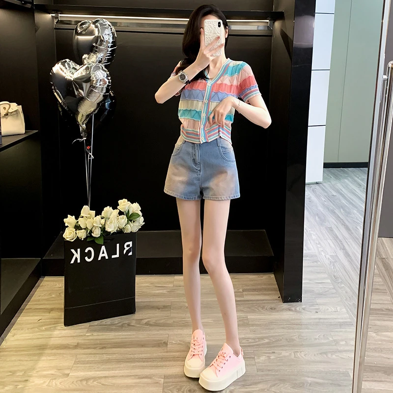 2024夏季新款V领短袖彩色条纹系扣针织上衣牛仔短裤女百搭两件套