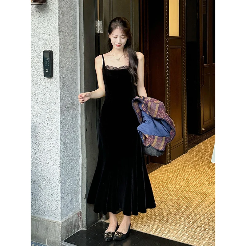 轻奢小众高级感丝绒连衣裙女2025春秋新款女装时尚气质吊带长裙子