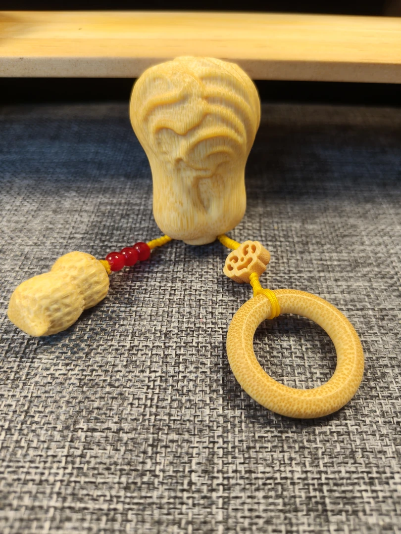 【品竹轩】6公分白菜-龙血金丝竹手工立雕手把件