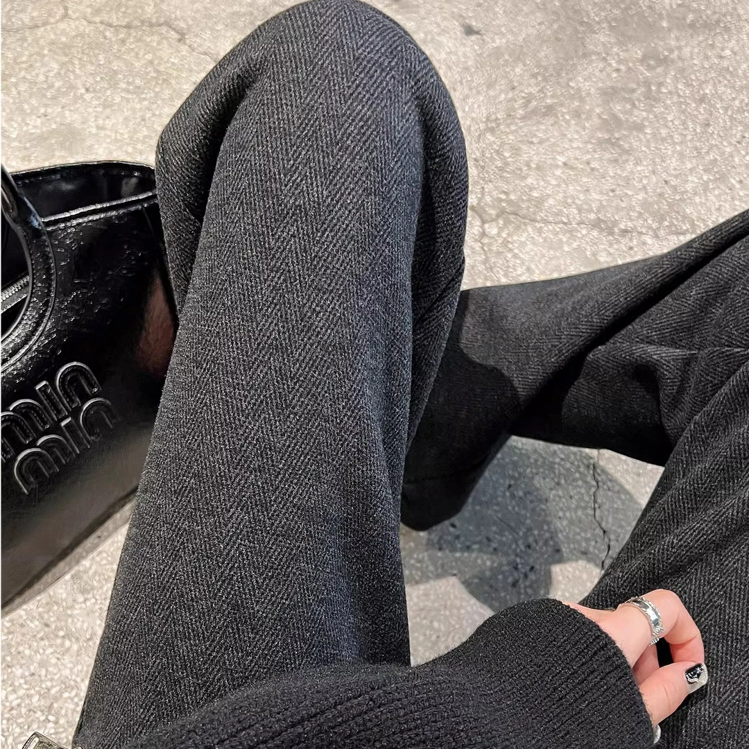 秋冬新款加绒黑色窄版人字纹毛呢阔腿裤女大码高腰垂感直筒休闲裤