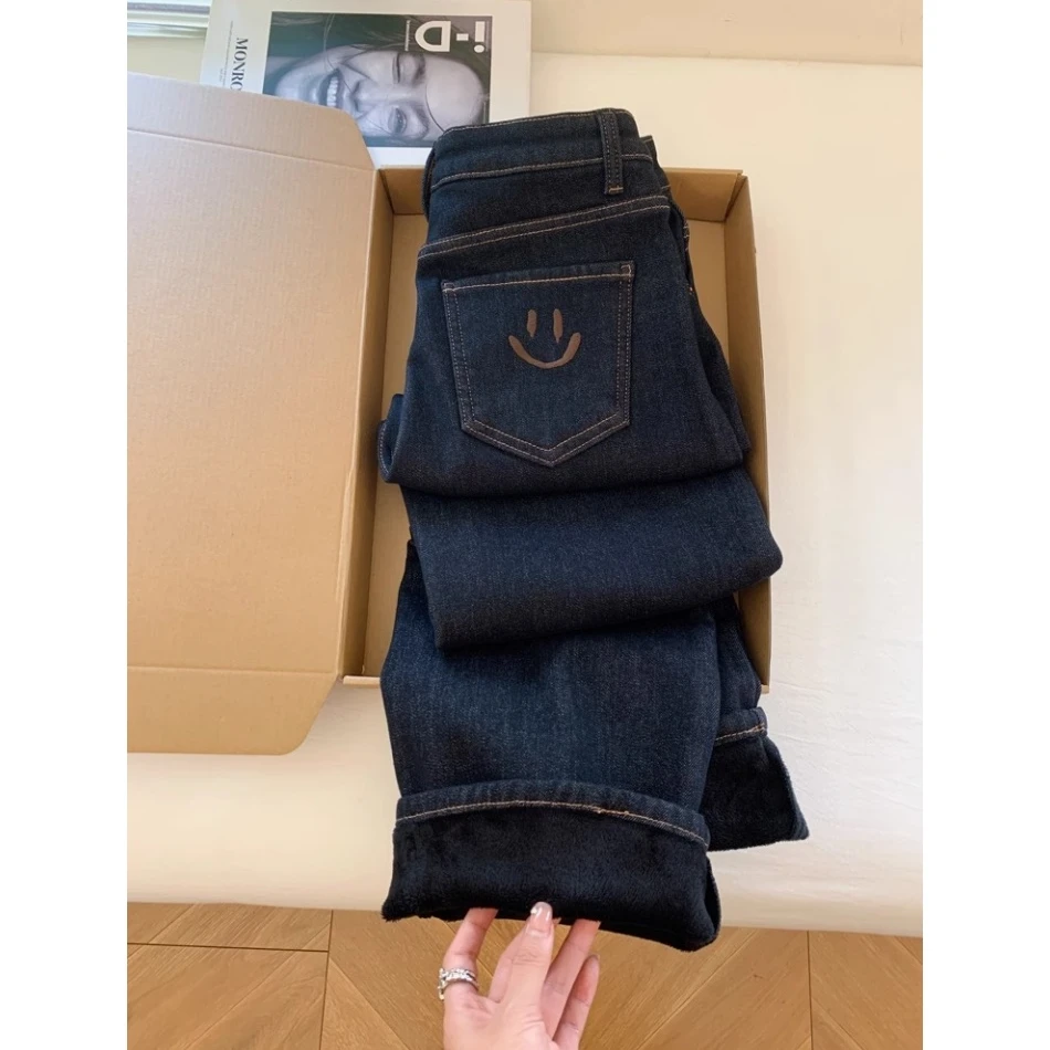 冬季新款加绒窄版深色刺绣直筒裤梨型身材高腰显瘦遮肉牛仔长裤子