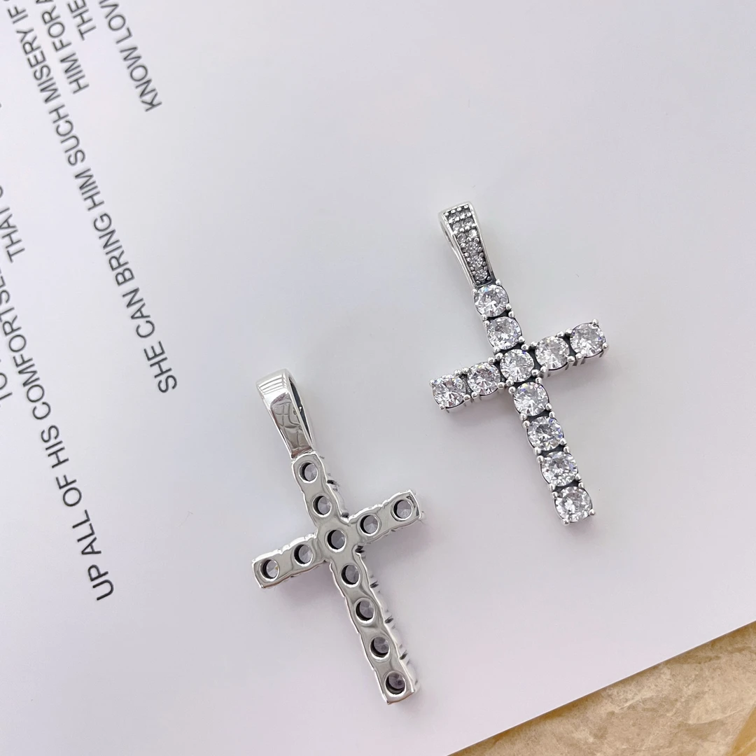 吊坠925银合成锆石 时尚高级镶锆十字架吊坠（中号）