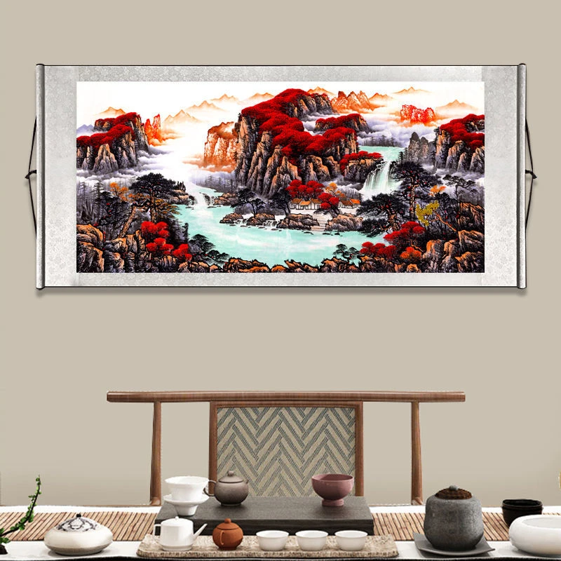 鸿运当头无日出老板椅背后沙发背景墙挂画