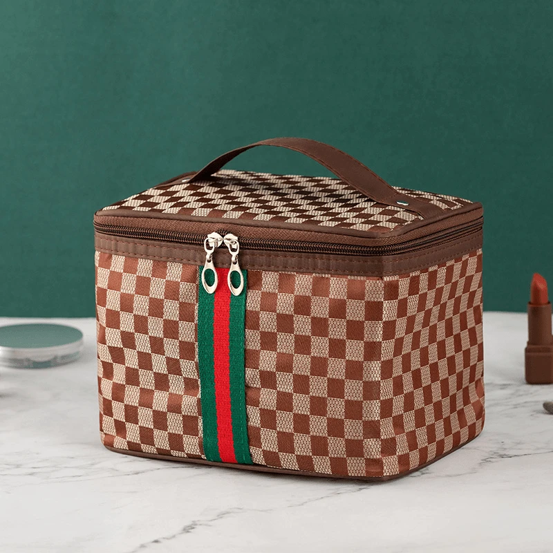 新品2024女包化妆包大容量收纳袋网红多功能大号便携经典随身包