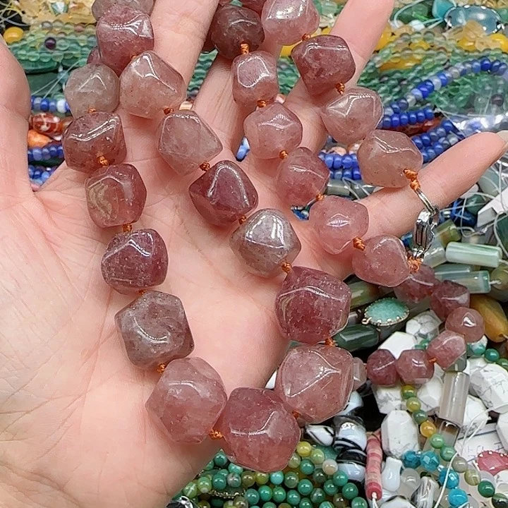 玛瑙/玉髓珠宝半成品合金草莓晶项链一条