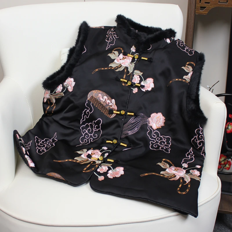 新中式立领盘扣重工刺绣加绒马甲2024冬季新款国风气质百搭马夹女