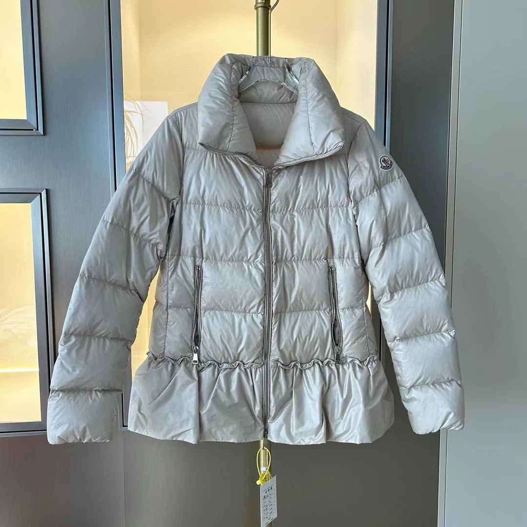 99新   亲奢滙/蒙口Moncler/浅卡其色立领羽绒服